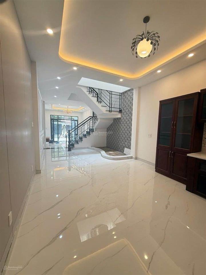 Bán np tại phan huy thực, 15 tỷ, 73m2, 4pn, 4wc, mặt tiền cực chất