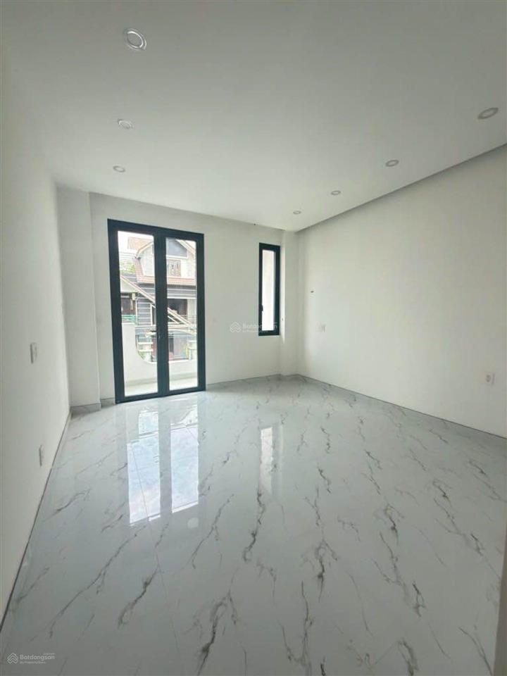 Bán np tại phan huy thực, 15 tỷ, 73m2, 4pn, 4wc, mặt tiền cực chất