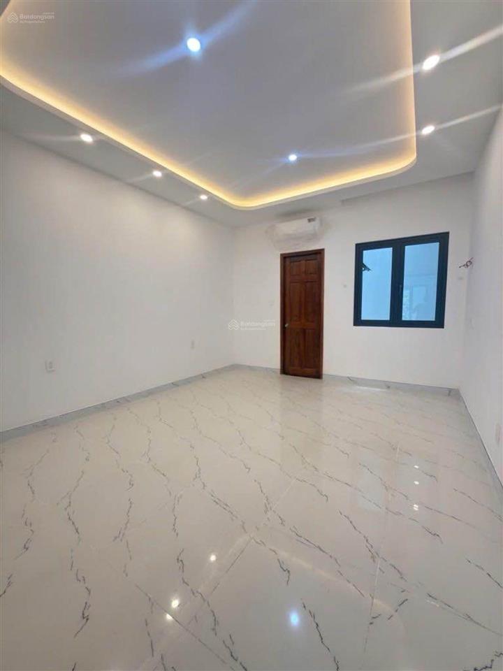 Bán np tại phan huy thực, 15 tỷ, 73m2, 4pn, 4wc, mặt tiền cực chất