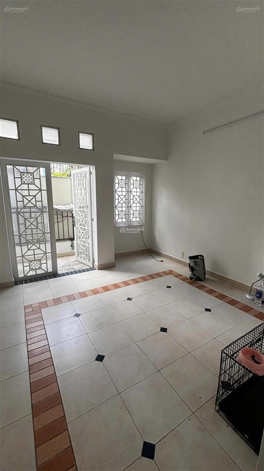 Cho thuê nhà mặt tiền đường nguyễn trọng tuyển giá 29 triệu, 64m2 gần sân bay tân sơn nhất