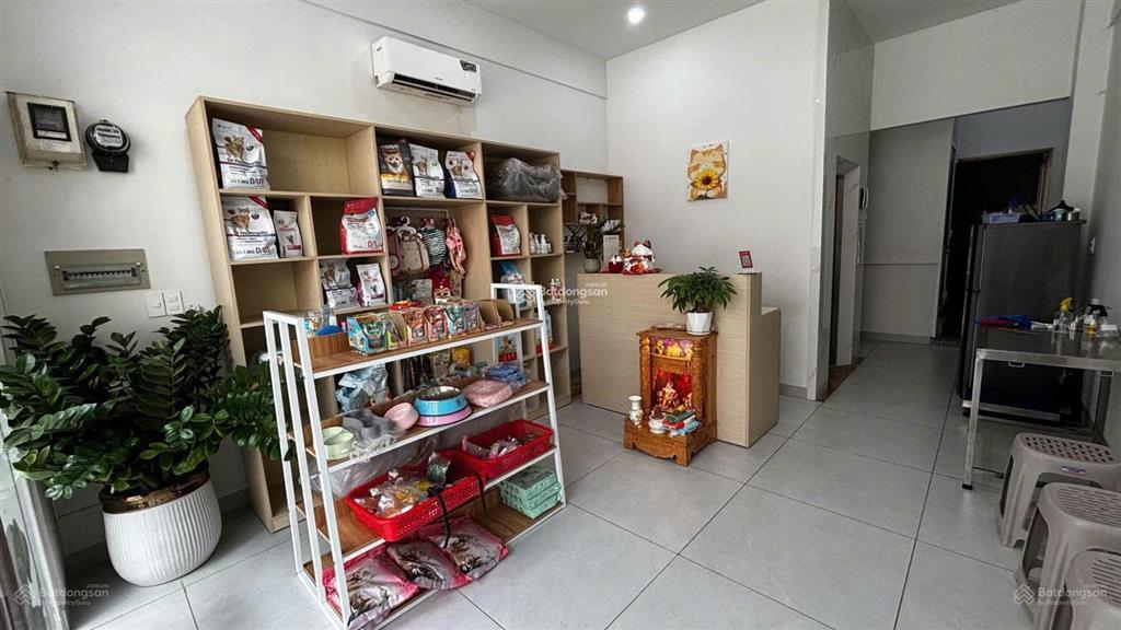 Cho thuê nhà mặt tiền đường nguyễn trọng tuyển giá 29 triệu, 64m2 gần sân bay tân sơn nhất