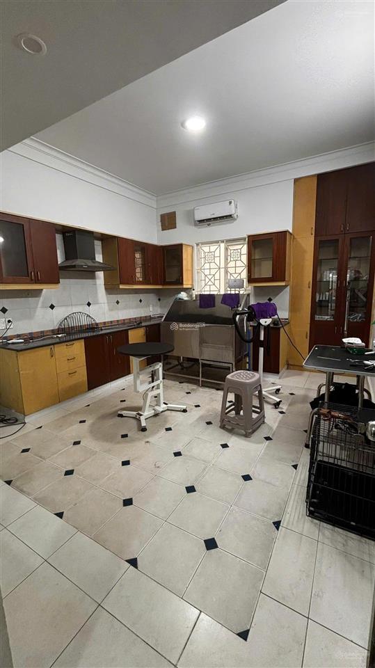Cho thuê nhà mặt tiền đường nguyễn trọng tuyển giá 29 triệu, 64m2 gần sân bay tân sơn nhất