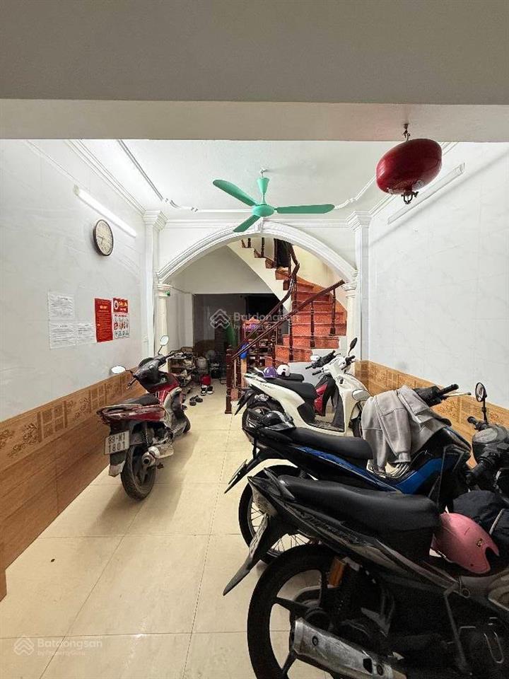 Bán nhà lạc trung tt hai bà trưng, 36m2 4tầng cách ô tô tránh 10m, chỉ 10tỷ (ctl)