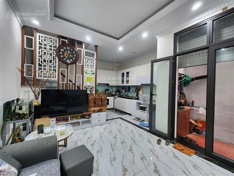 Bán nhà tt hoàng mai ngay hồ đền lừ, nhà đẹp dân xây, ô tô nhỏ lùi cửa. full nội thất chỉ 7,85 tỷ
