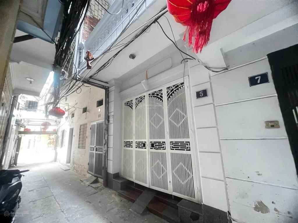 Bán nhà phố vọng, vị trí cực hiếm, 39m2 3tầng kcbt, 3bước ra ô tô tránh, chỉ 12,5 tỷ (ctl)