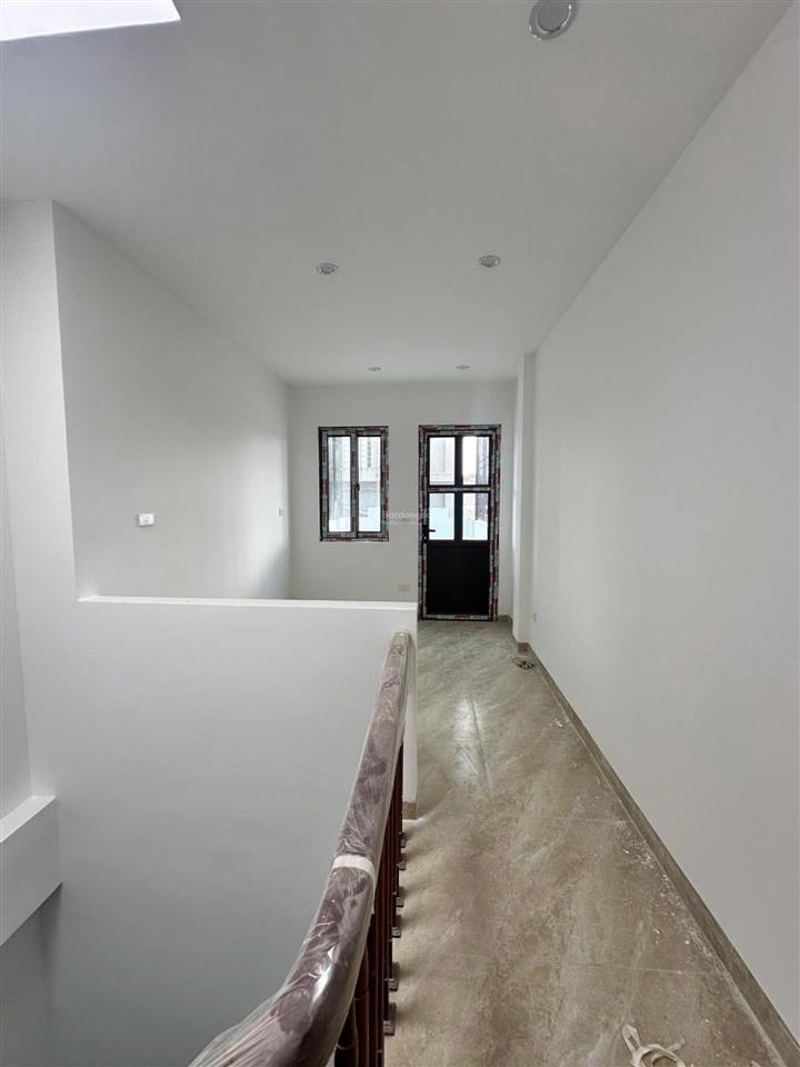 Bán nhà hoàng mai  hoàng văn thụ, 32m2 6tầng xây mới, ô tô đỗ cổng an sinh đỉnh chỉ 7,5 tỷ (ctl)