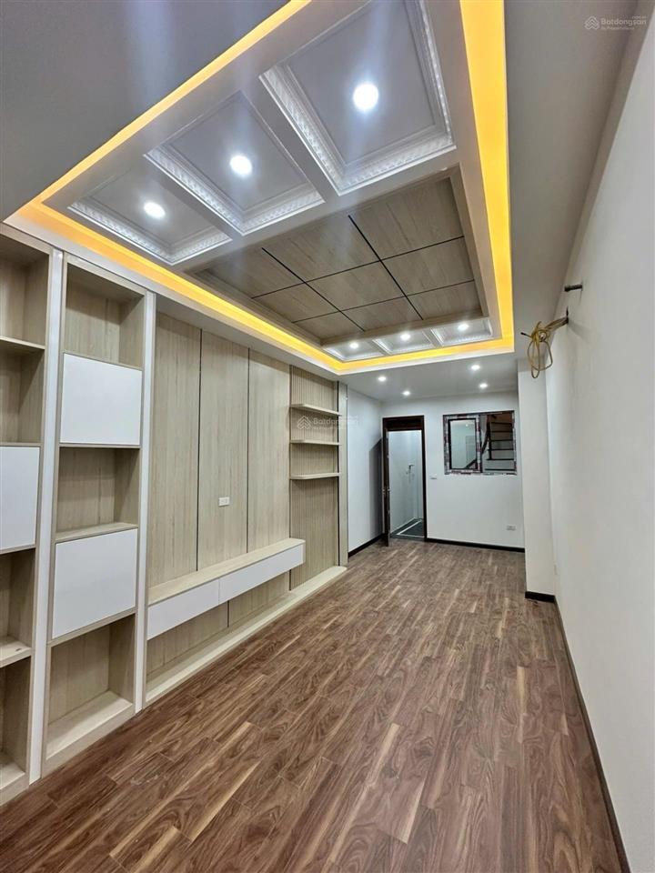 Bán nhà hoàng mai  hoàng văn thụ, 32m2 6tầng xây mới, ô tô đỗ cổng an sinh đỉnh chỉ 7,5 tỷ (ctl)