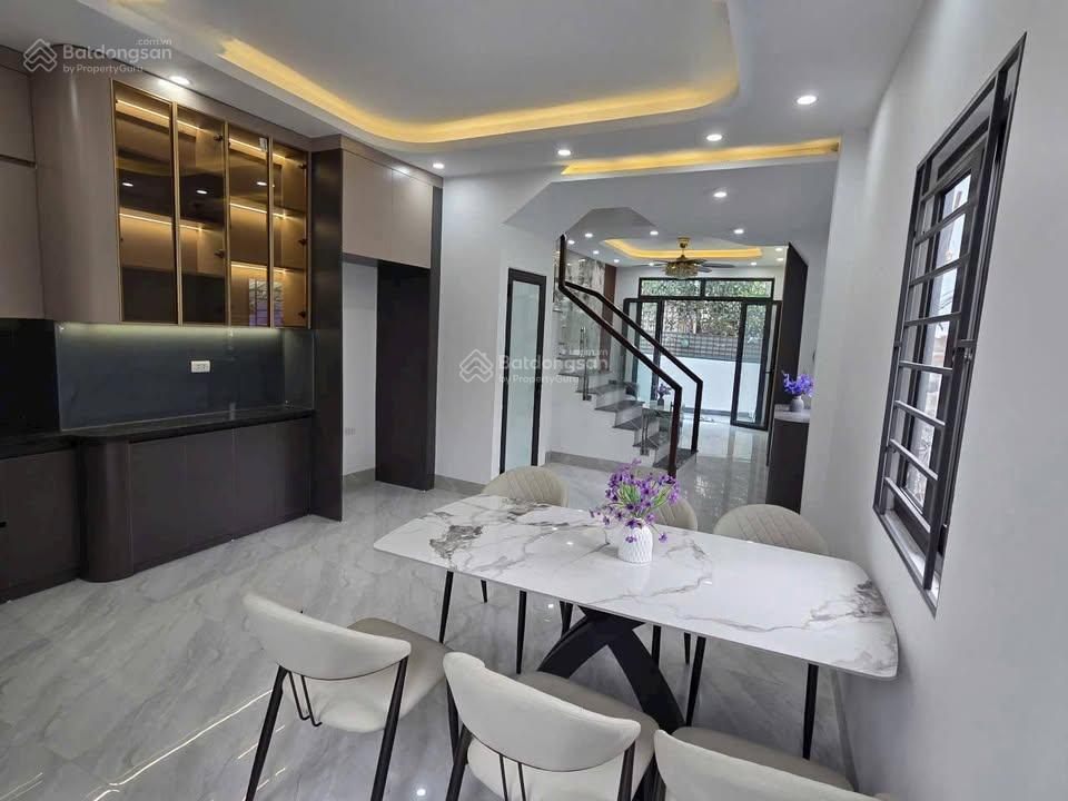 Bình minh thanh oai 45m full nội thất bãi ôtô sát nhà ,gần phố giá đầu tư nhỉnh 4 tỷ