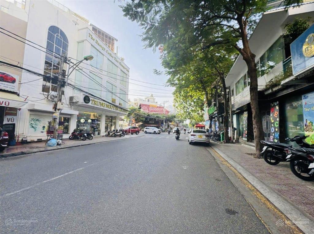 Gần biển trần phú  mặt tiền tô hiến thành xây dựng gì cũng được 1000m2 giá 275tỷ