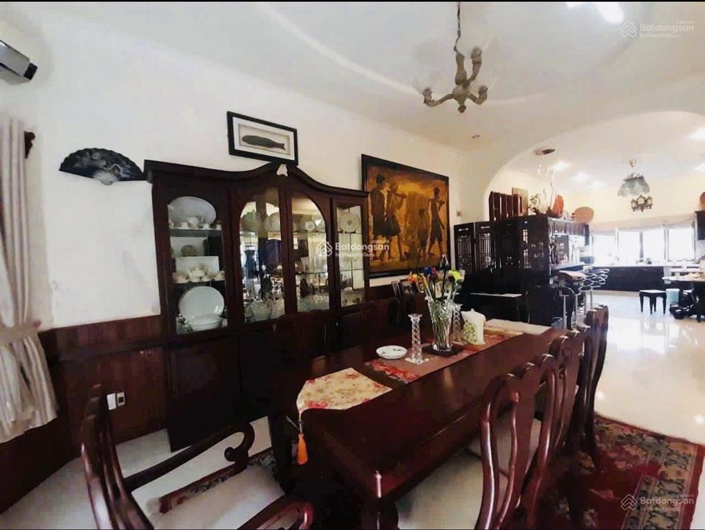Gần biển trần phú  mặt tiền tô hiến thành xây dựng gì cũng được 1000m2 giá 275tỷ