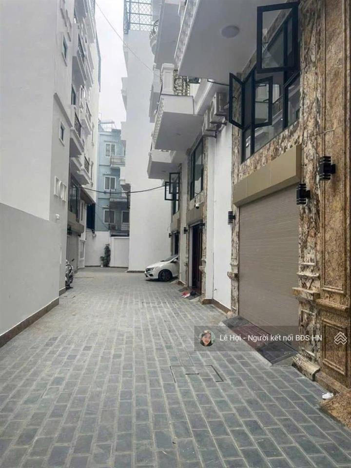 Nhà đẹp ngay hồ văn chương, trung tâm đống đa 40m2 * 6 tầng, thang máy, oto đỗ cửa. chỉ 13.45đ