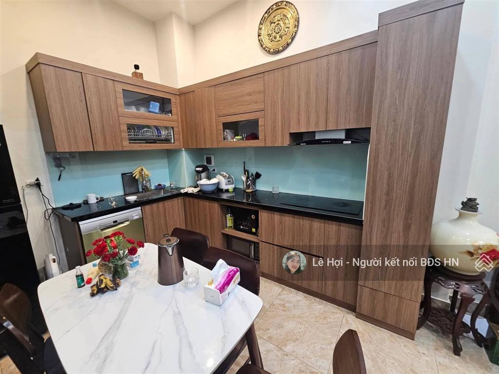 Hiếm! chỉ 14 tỷ sở hữu căn nhà phố thái hà, oto tránh, dân xây, có vỉa hè kinh doanh, rất gần phố