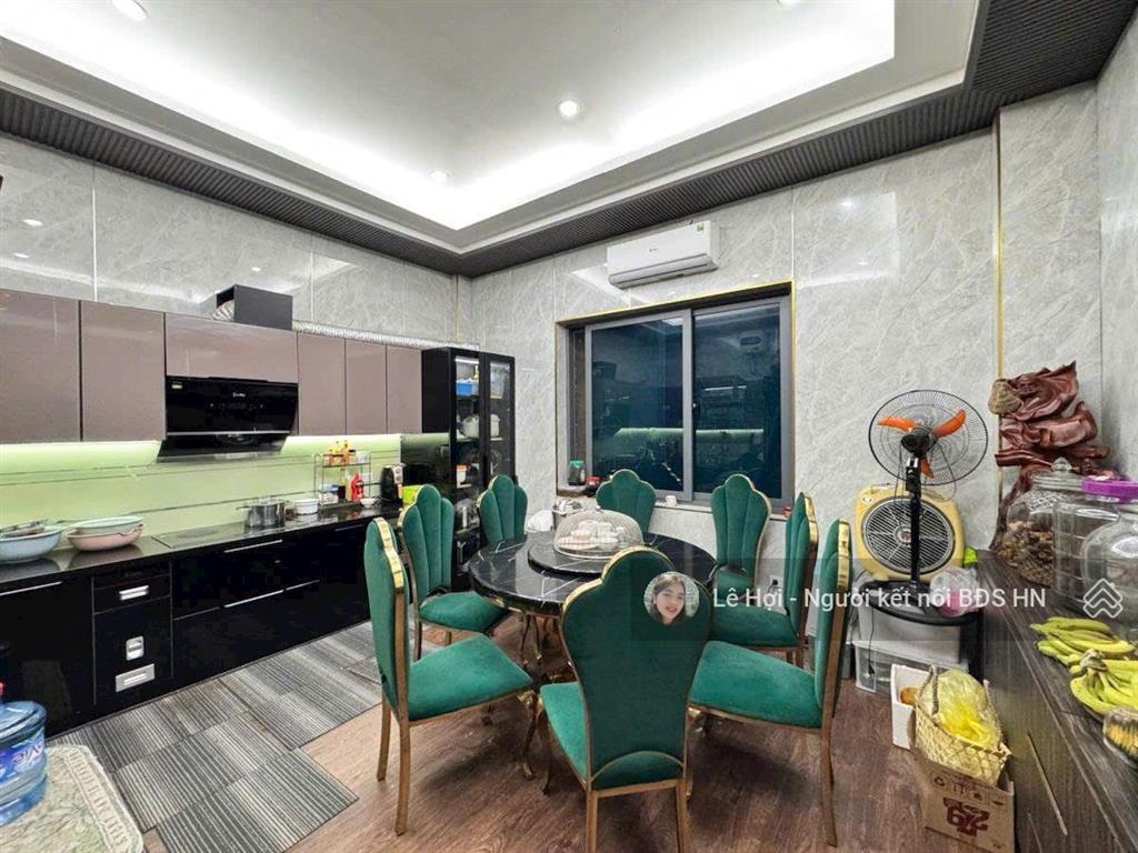 Gấp! tài chính 17 tỷ sở hữu nhà pháo đài láng 64m2*4t, gần phố, sát oto, dân xây kiên cố, sđcc