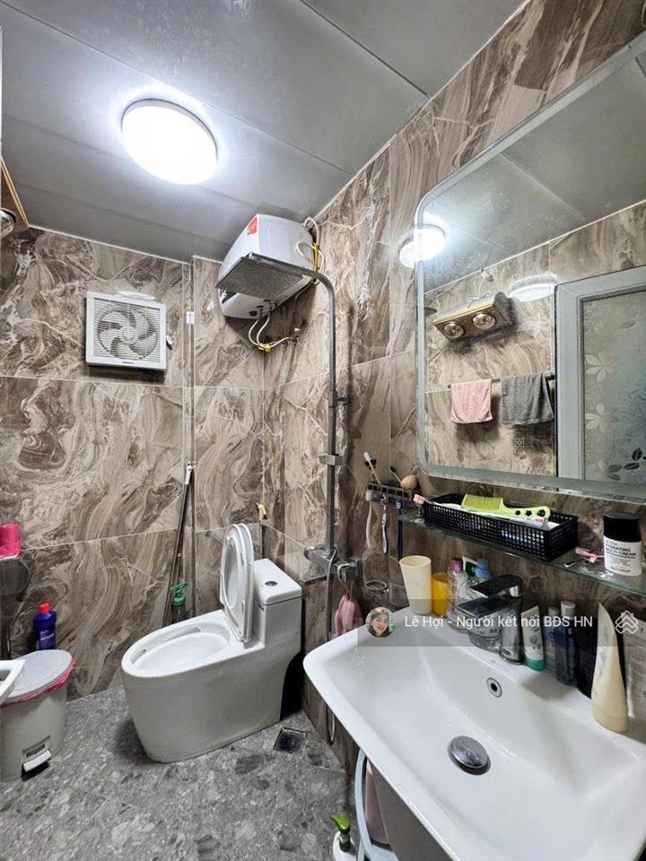Gấp! tài chính 17 tỷ sở hữu nhà pháo đài láng 64m2*4t, gần phố, sát oto, dân xây kiên cố, sđcc
