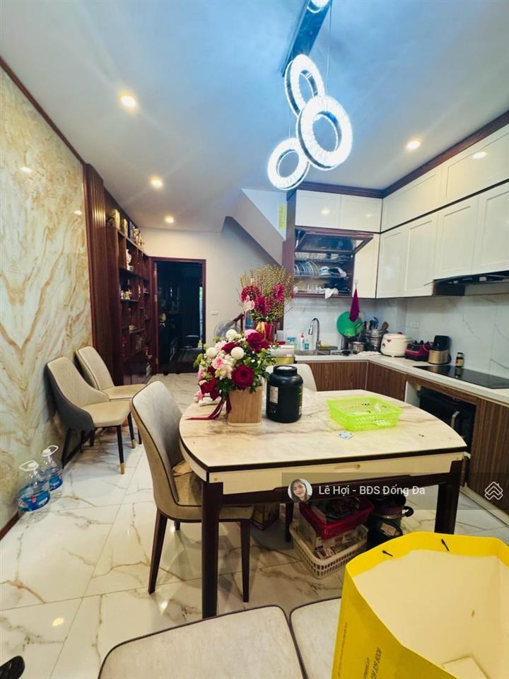 16 tỷ  phân lô đống đa, oto đỗ cửa, dt 45m2 * 6 tầng, nhà đẹp, full nội thất, khu dân trí cao.