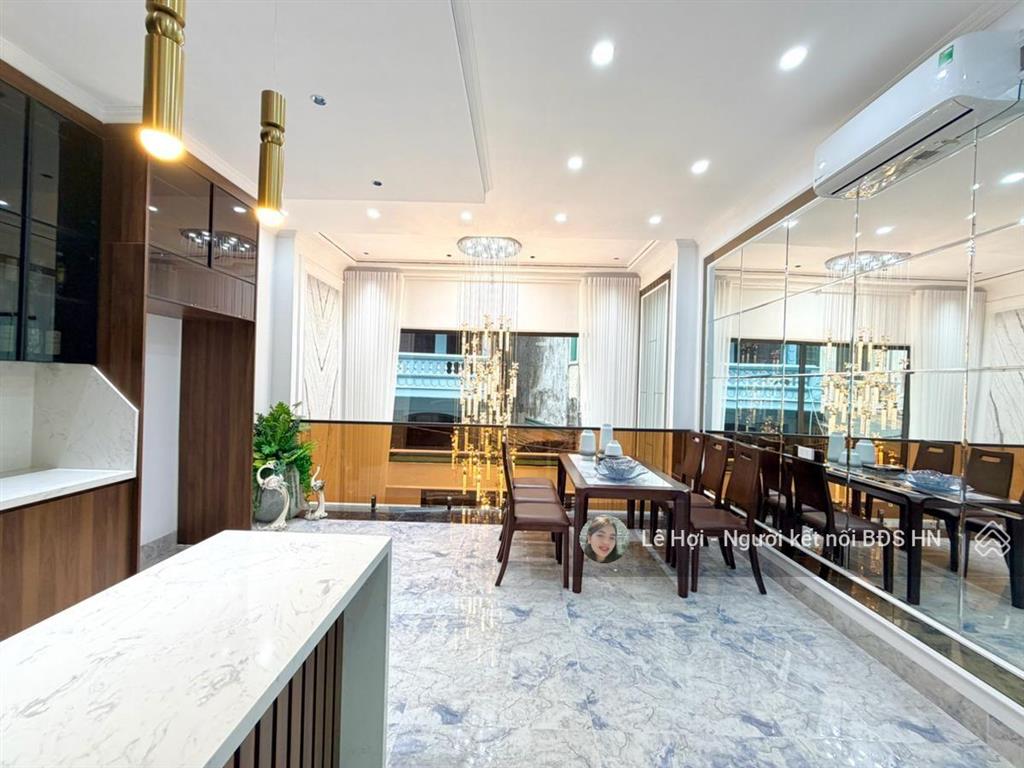 Cần bán nhà đẹp phố hào nam, 62m2 * 6 tầng thang máy, gần oto, khu dân trí cao, an sinh cực đỉnh.