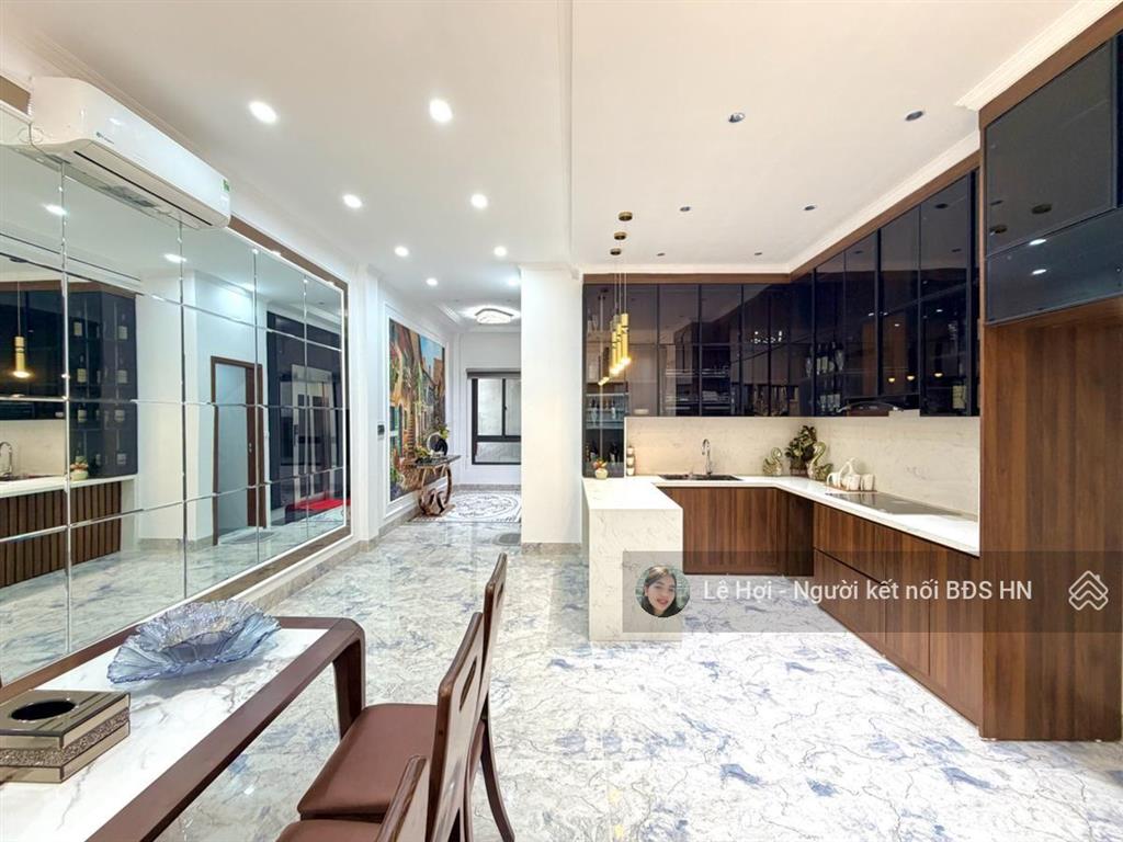 Cần bán nhà đẹp phố hào nam, 62m2 * 6 tầng thang máy, gần oto, khu dân trí cao, an sinh cực đỉnh.