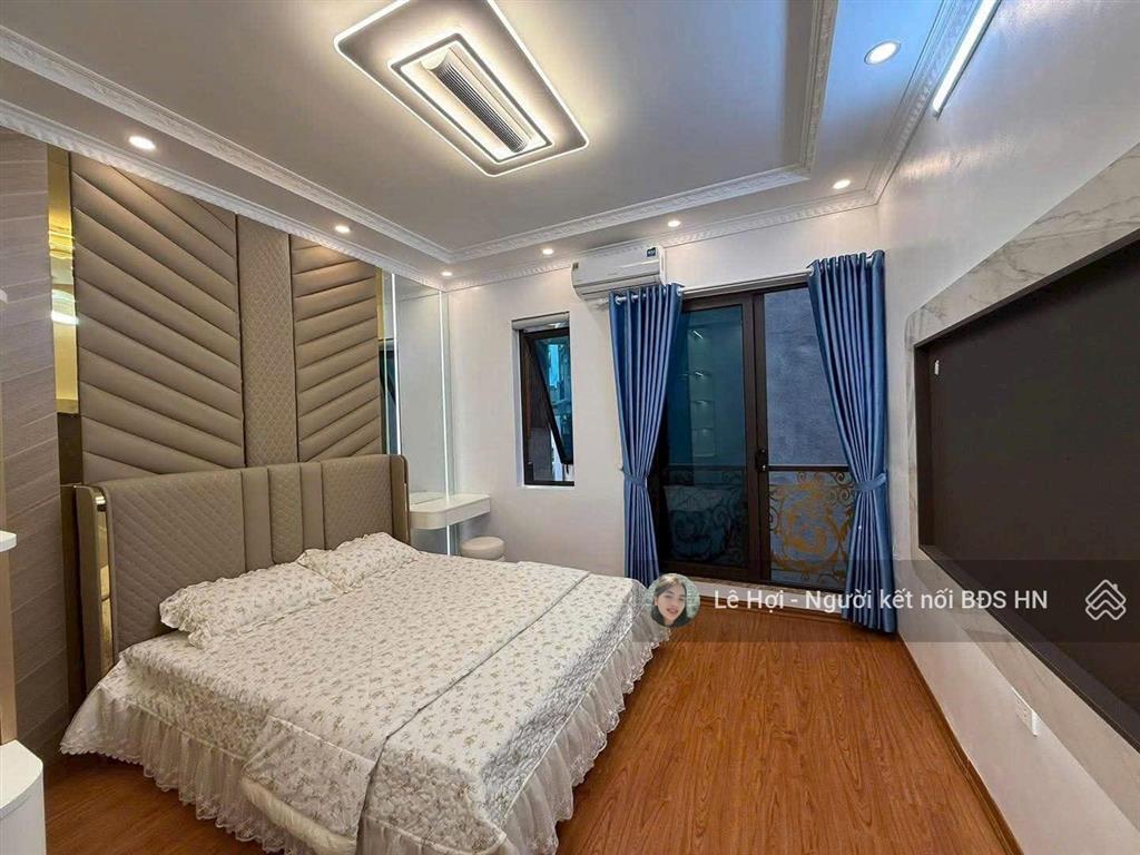 Nhà đẹp về ở ngay, phố hào nam, đống đa, dân xây 6 tầng, gần phố, full đồ, khu dân trí cao.