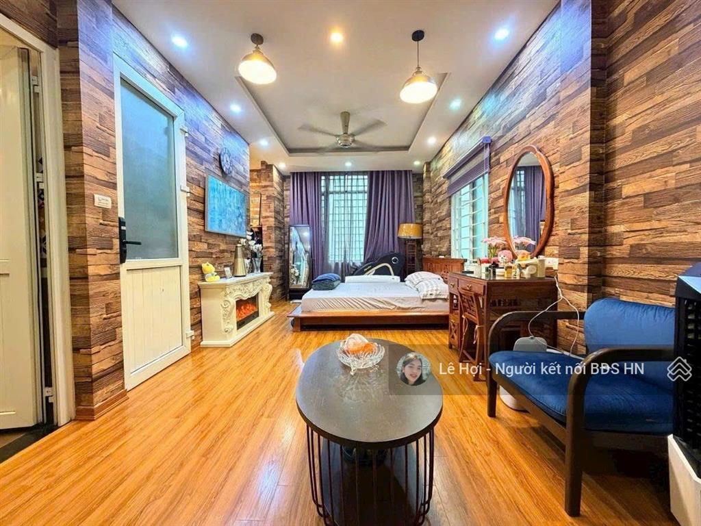 Giá đầu tư, nhà đẹp dân xây phố phạm ngọc thạch  đống đa. 48m2 * 5 tầng, gần phố, khu dân trí cao.