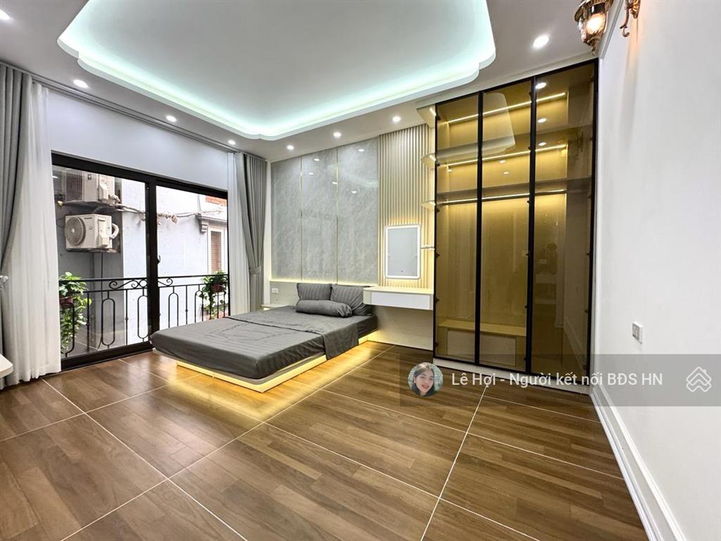Nhà mới đống đa, 38m2 xây 6 tầng, thang máy, 2 nhà ra phố, oto đỗ cổng, tài chính chỉ 11 tỷ.