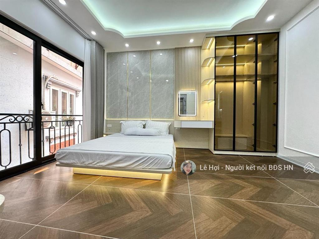 Nhà mới đống đa, 38m2 xây 6 tầng, thang máy, 2 nhà ra phố, oto đỗ cổng, tài chính chỉ 11 tỷ.