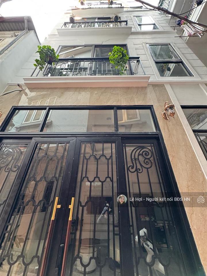 Nhà mới đống đa, 38m2 xây 6 tầng, thang máy, 2 nhà ra phố, oto đỗ cổng, tài chính chỉ 11 tỷ.