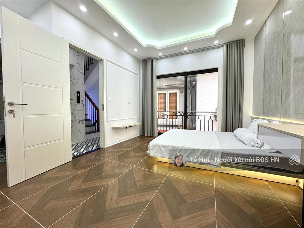 Nhà mới đống đa, 38m2 xây 6 tầng, thang máy, 2 nhà ra phố, oto đỗ cổng, tài chính chỉ 11 tỷ.