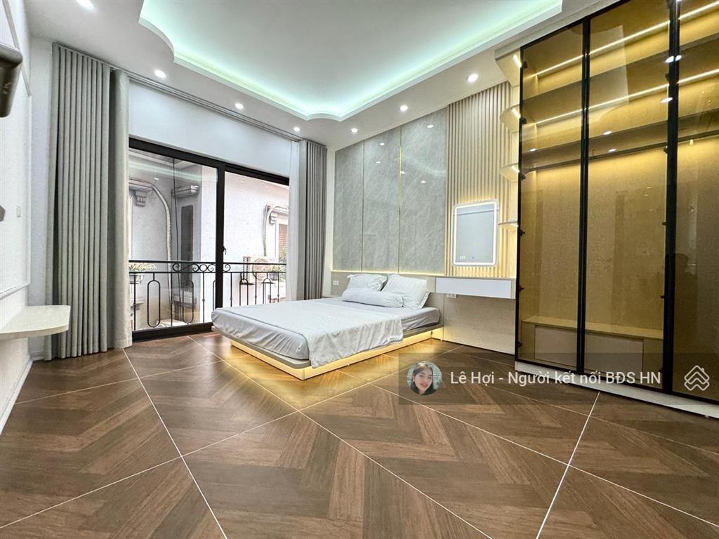 Nhà mới đống đa, 38m2 xây 6 tầng, thang máy, 2 nhà ra phố, oto đỗ cổng, tài chính chỉ 11 tỷ.