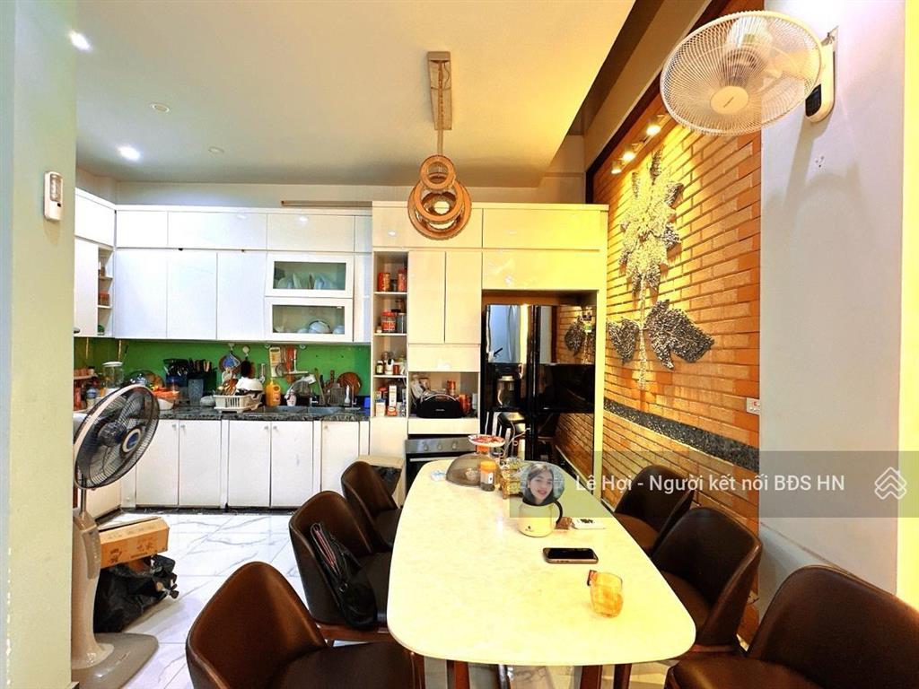 Hiếm! phố hoàng cầu, ô tô tránh, 54m2 * 4 tầng, nhà dân xây khung cột, ngõ thông kinh doanh, ở ngay