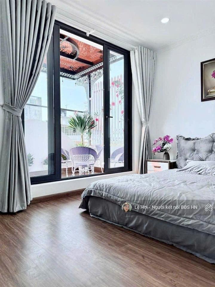 Bán tòa 7 tầng  thang máy, phố tôn thất tùng, đống đa. dt58m2, gần phố, ngõ thông, khu dân trí cao