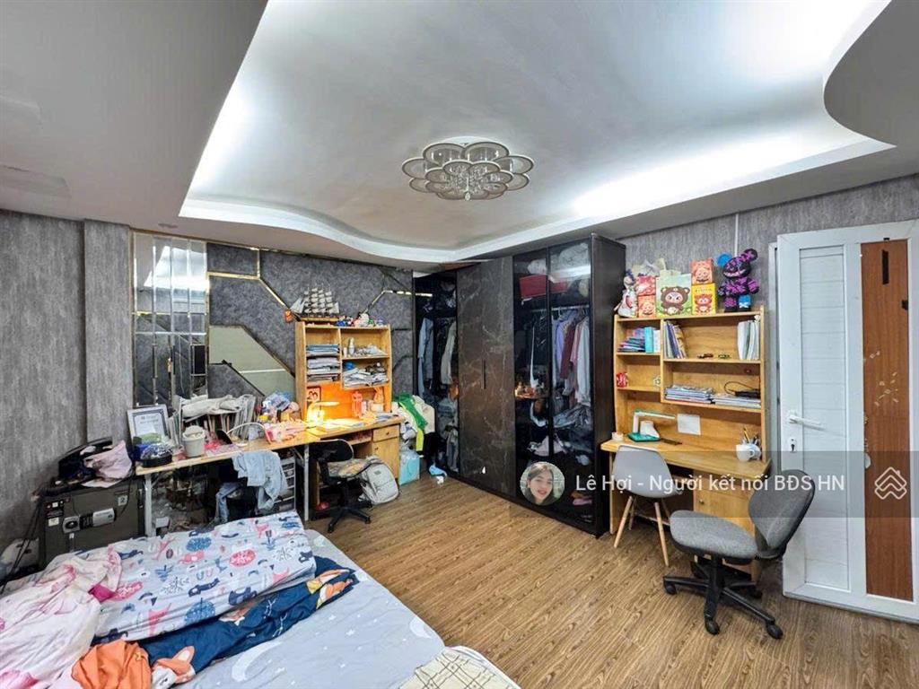 Gấp! tài chính 17 tỷ sở hữu nhà pháo đài láng 64m2*4t, gần phố, sát oto, dân xây kiên cố, sđcc