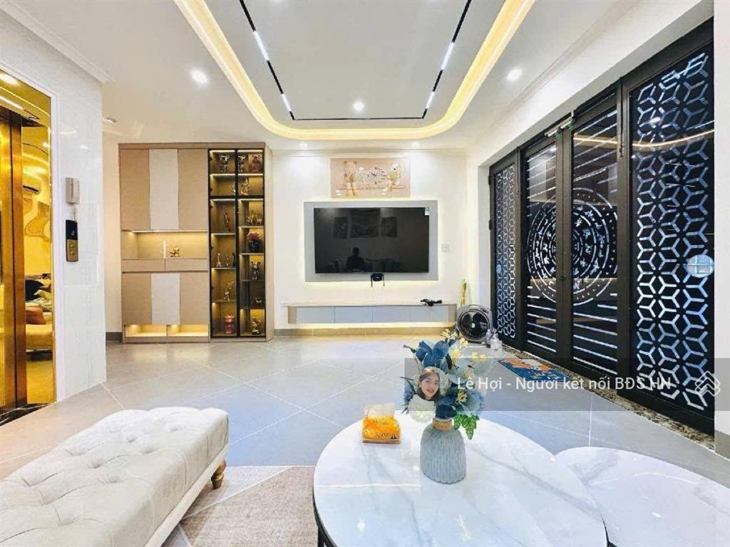 Bán nhà riêng 14 tỷ, oto đỗ gần, phố thái thịnh, đống đa, diện tích 48m2*7t thang máy, về ở ngay.