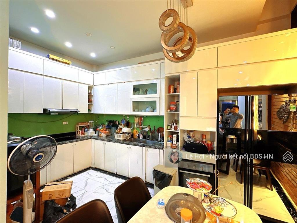 Hiếm! phố hoàng cầu, ô tô tránh, 54m2 * 4 tầng, nhà dân xây khung cột, ngõ thông kinh doanh, ở ngay