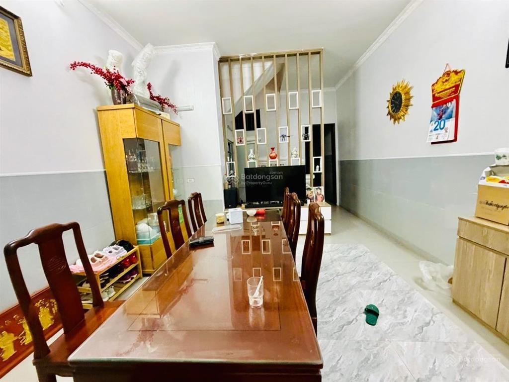 13 tỷ  láng hạ, đống đa. nhà dân xây 47m2, mặt tiền 4.2m lý tưởng, nhà gần phố, an sinh tốt.