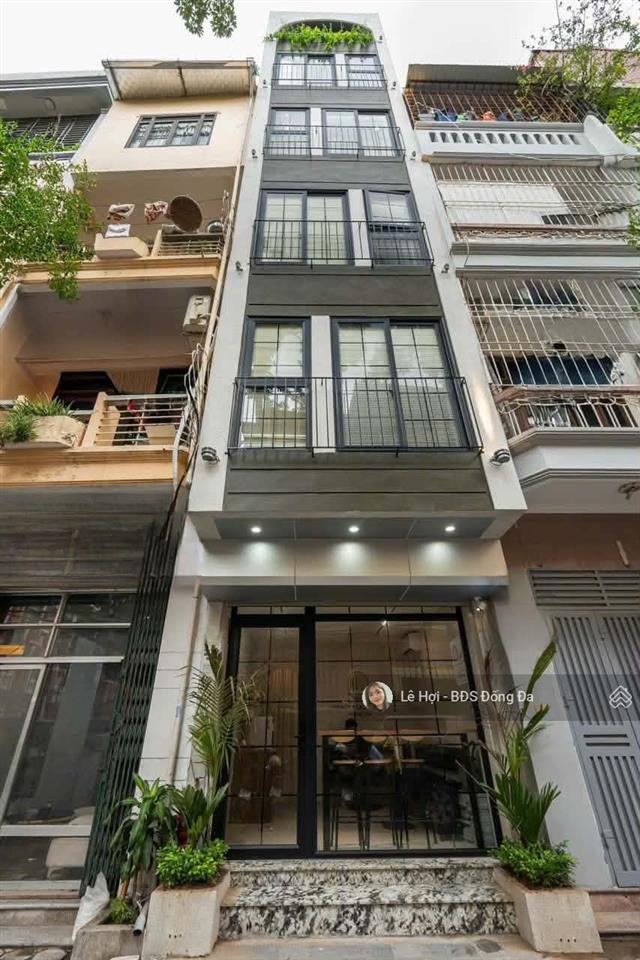 Hot! phố chùa bộc  đống đa, 19 tỷ  oto tránh, vỉa hè kinh doanh đỉnh cao. phố vip ở sướng.