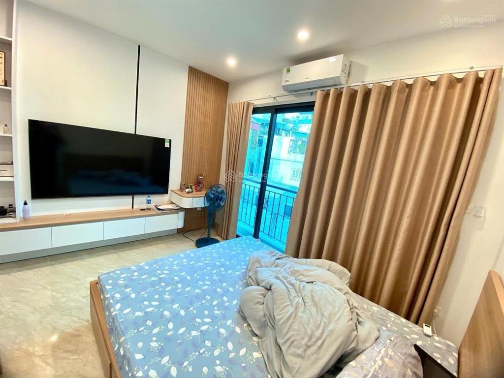 Siêu đẹp, cát linh  đống đa, nhà mới 50m2 * 6 tầng, thang máy, full nội thất, gần phố về ở ngay