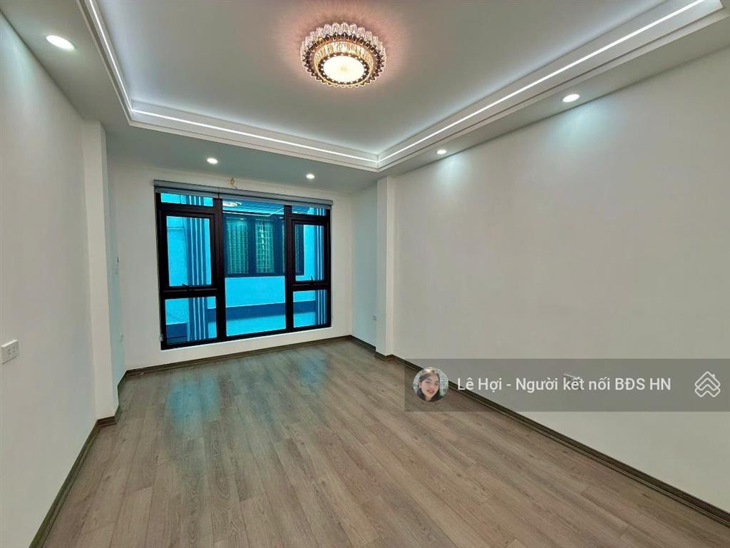 14 tỷ chùa láng, đống đa. dt 43m2*5t, ô tô đỗ cửa, thang máy, dân xây kiên cố, full nội thất ở ngay