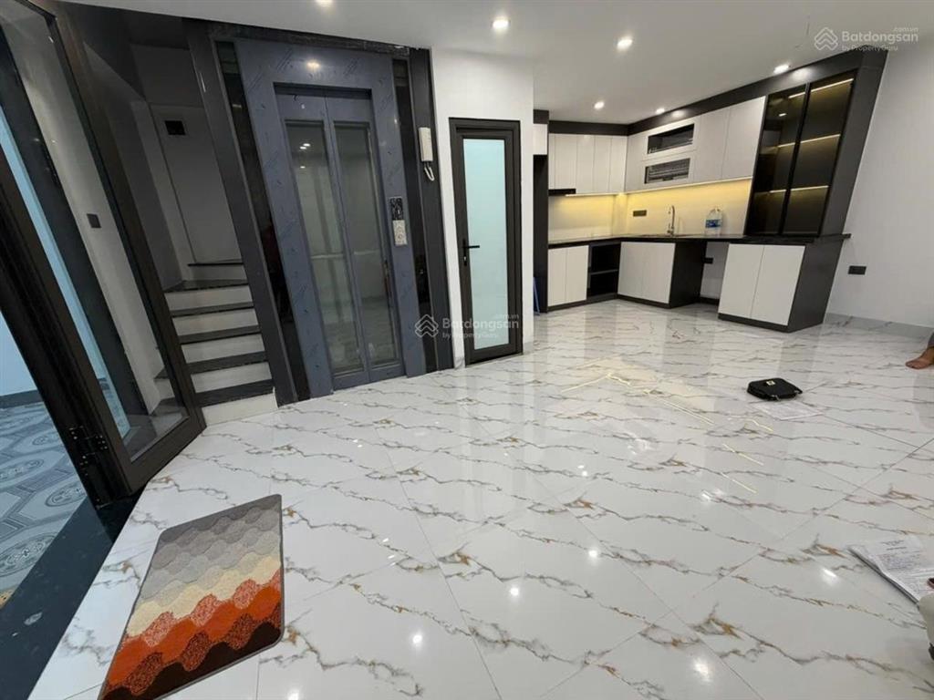 Chỉ hơn 14 tỷ sở hữu nhà khâm thiên, đống đa. dt 56m² * 6 tầng, thang máy, mặt tiền 5.6m đẹp xinh
