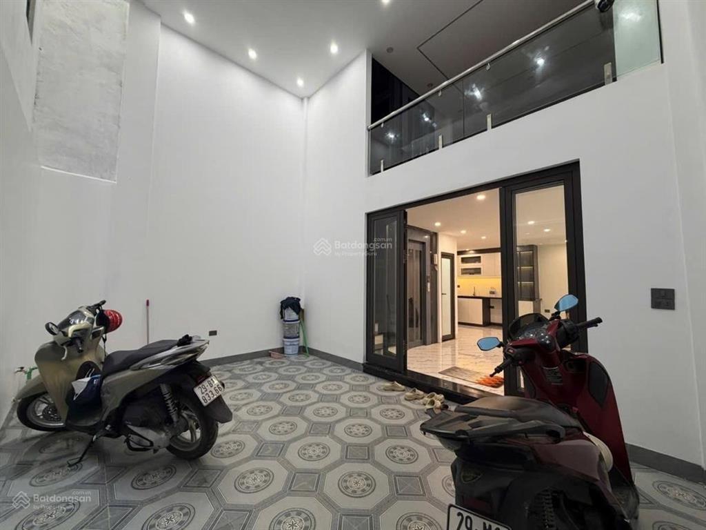 Chỉ hơn 14 tỷ sở hữu nhà khâm thiên, đống đa. dt 56m² * 6 tầng, thang máy, mặt tiền 5.6m đẹp xinh