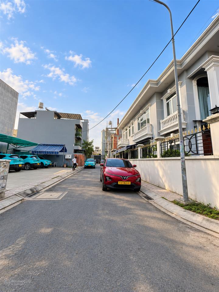 Đất hxh cách phạm văn đồng 100m chỉ 6.6ty