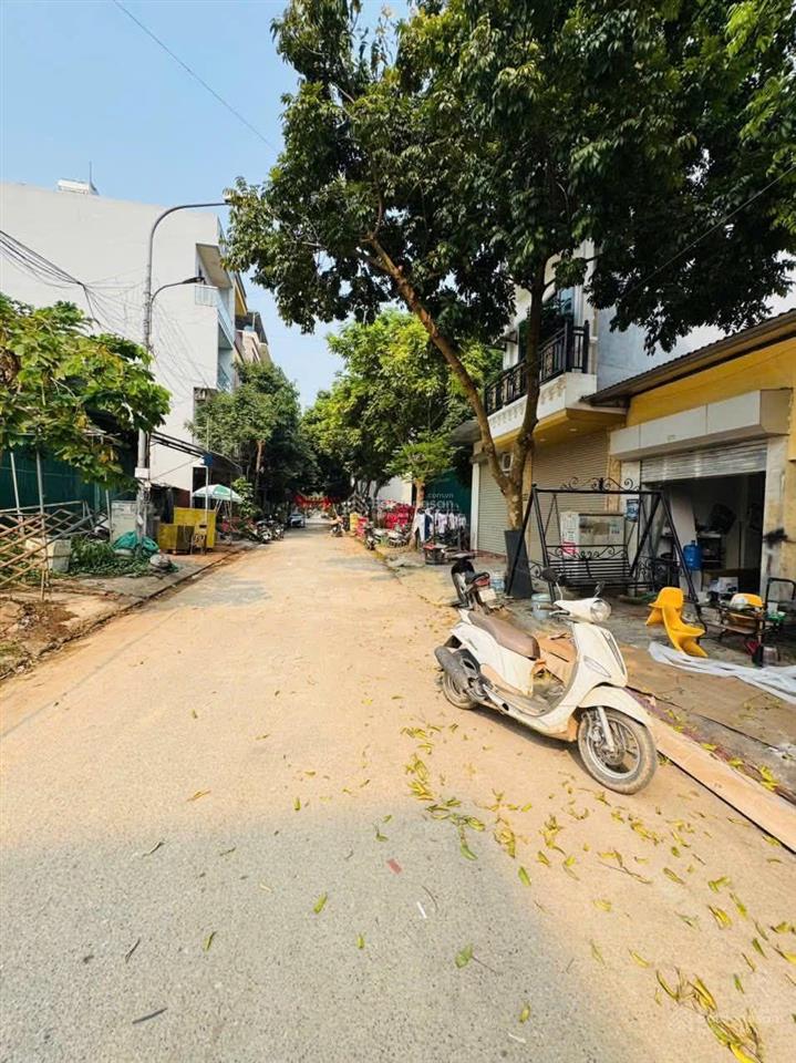 50m phân lô vỉa hè  dịch vụ yên nghĩa  không lỗi