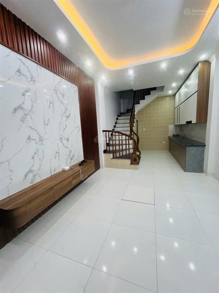 Bán gấp nhà 33m 4 tầng tổ 8 yên nghĩa 5,05 tỷ ctl