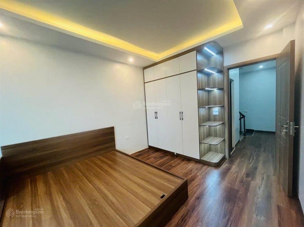 Bán gấp nhà 33m 4 tầng tổ 8 yên nghĩa 5,05 tỷ ctl
