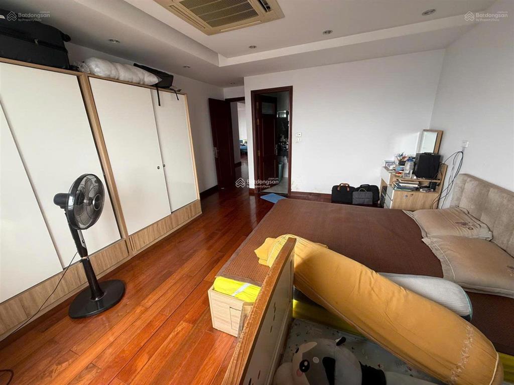 Cho thuê cc mipec towers, 20 triệu, 132m2, 3pn, 2wc, cửa chính tây bắc. giá thuê 20 triệu/tháng.