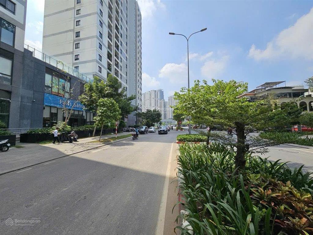 Bán ch kosmo tây hồ, 181m2, giá nhỉnh 22 tỷ view đẹp, 4pn, 3wc. siêu hot