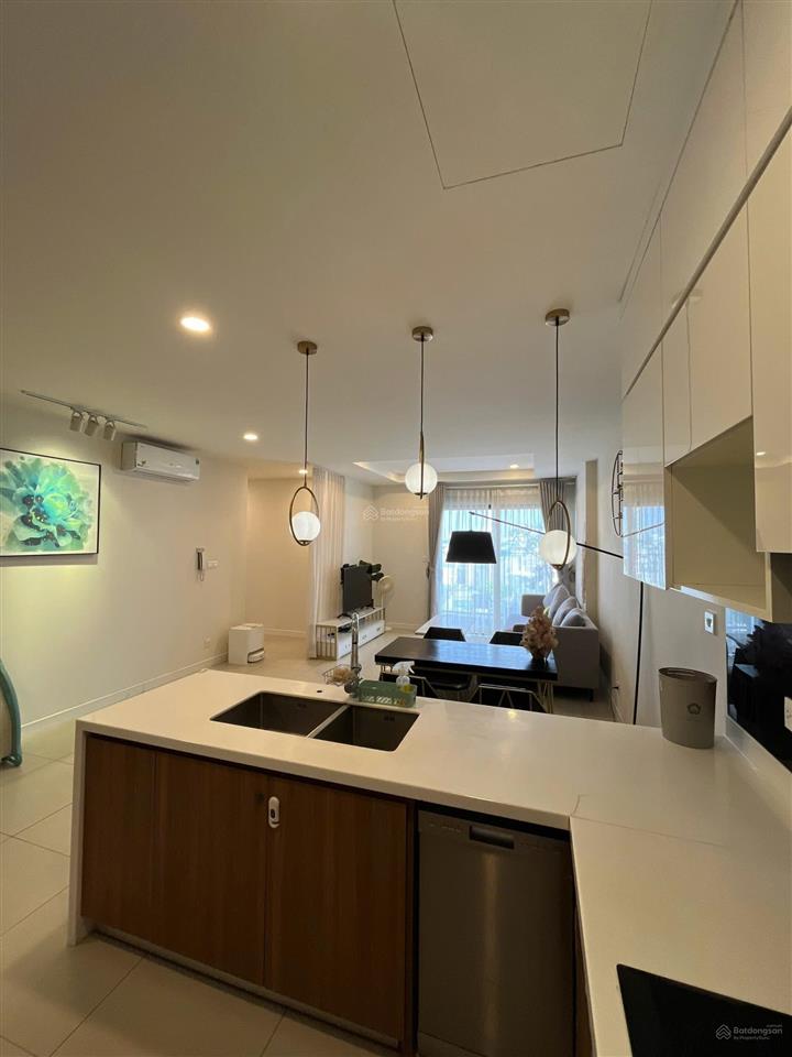 Cho thuê cc 2pn, 2wc, 80m2, 18 triệu toà c tại kosmo tây hồ, bắc từ liêm, hà nội