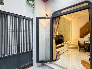 Nhà 26m2 tầm giá 4 tỏi ngay sát landmark 81