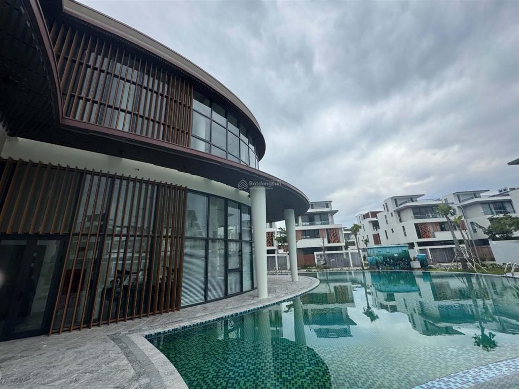 Chính chủ cần bán cắt lỗ gấp bt song lập meyhomes capital phú quốc