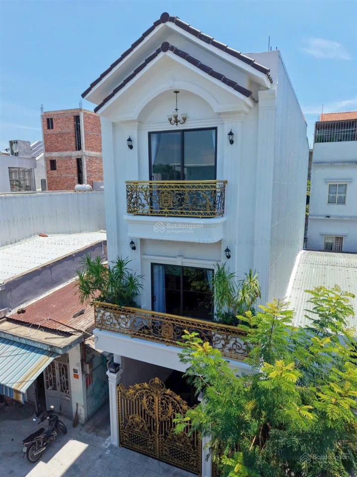Siêu phẩm 3 tầng tân cổ điển đường nguyễn chích gần lý thái tông, có gara ô tô 7 chỗ