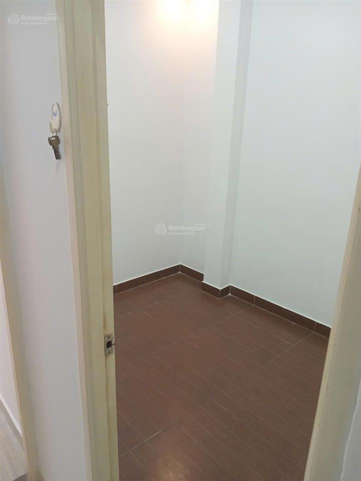 Cho thuê nhà trần gần chợ thiếc đường trần quý 4pn nhỏ ,2 nhà vệ sinh ở tầng trệt và sân thượng